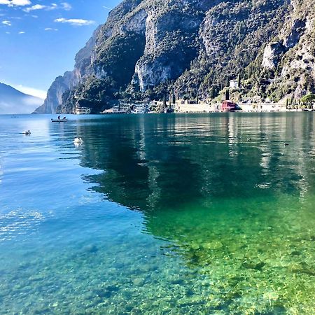 Appartamento Villatorretta24 Riva del Garda Bagian luar foto